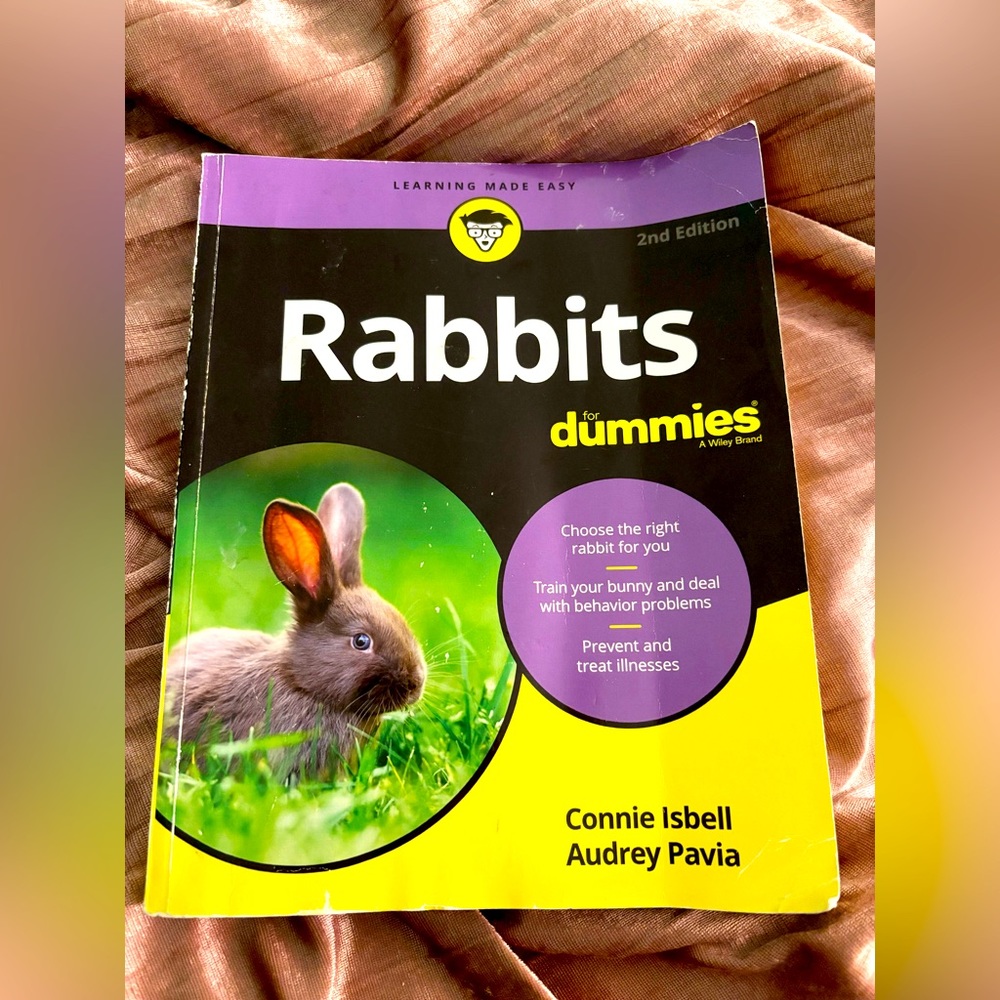 Rabbits for Dummies by Audrey Pavia and Connie Isbell - PREOWNED Book